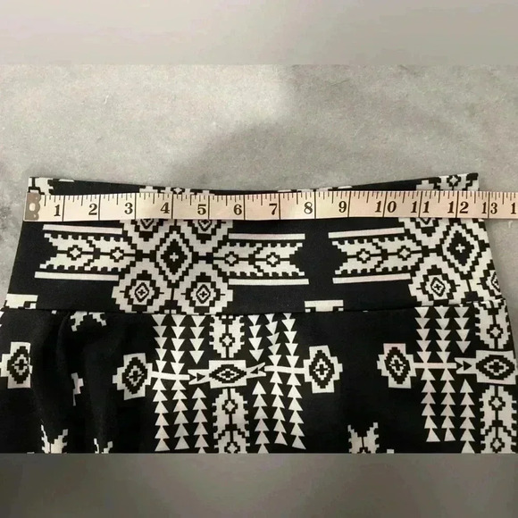 Charlotte Russe Black Cream Aztec Print Stretchy Pencil Skirt Midi Size Medium - Picture 6 of 10